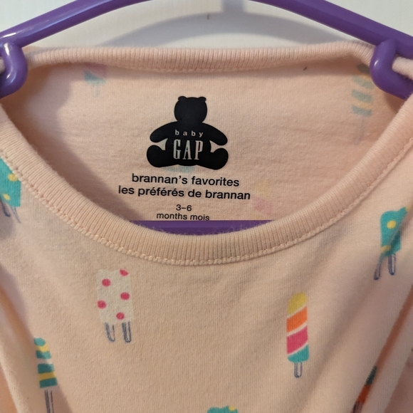 ✨3/$15 Baby Gap 3-6M Onesie - Picture 2 of 3